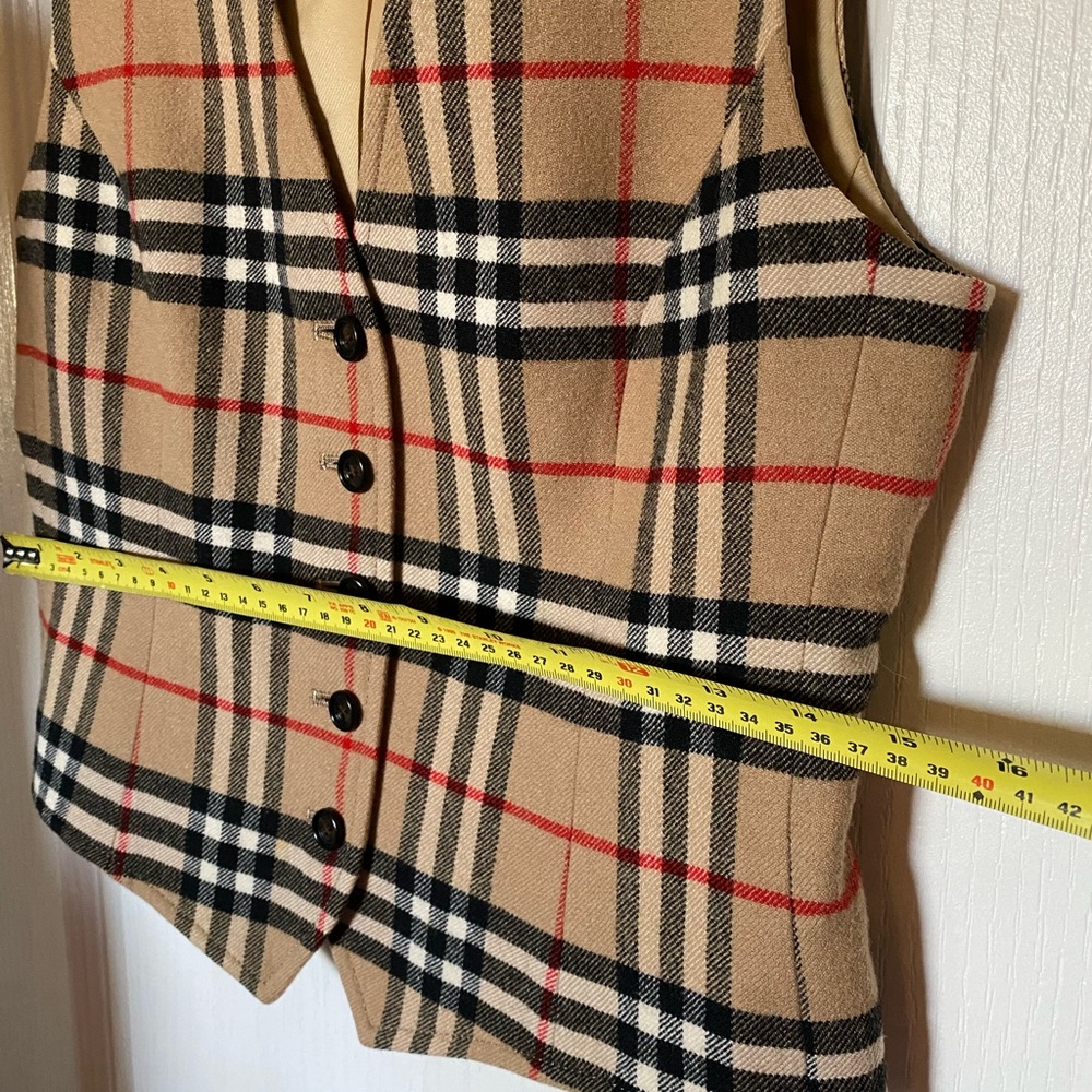 Authentic Burberry Vest - Picture 5 of 10